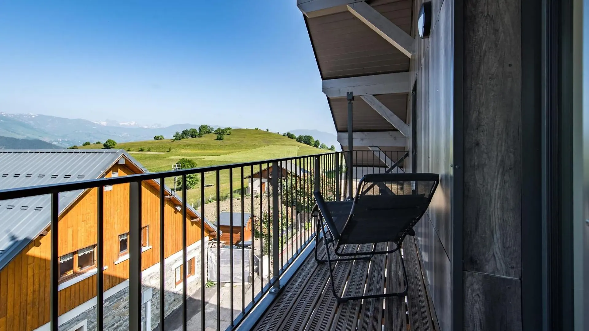 Four-Bedroom Triplex In Albiez-Montrond 0*,  France