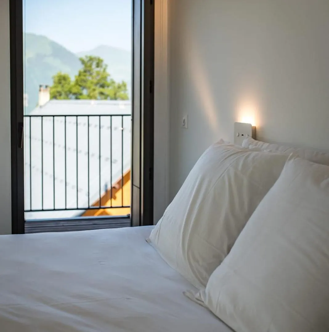 Four-Bedroom Triplex In Albiez-Montrond 0*,  France