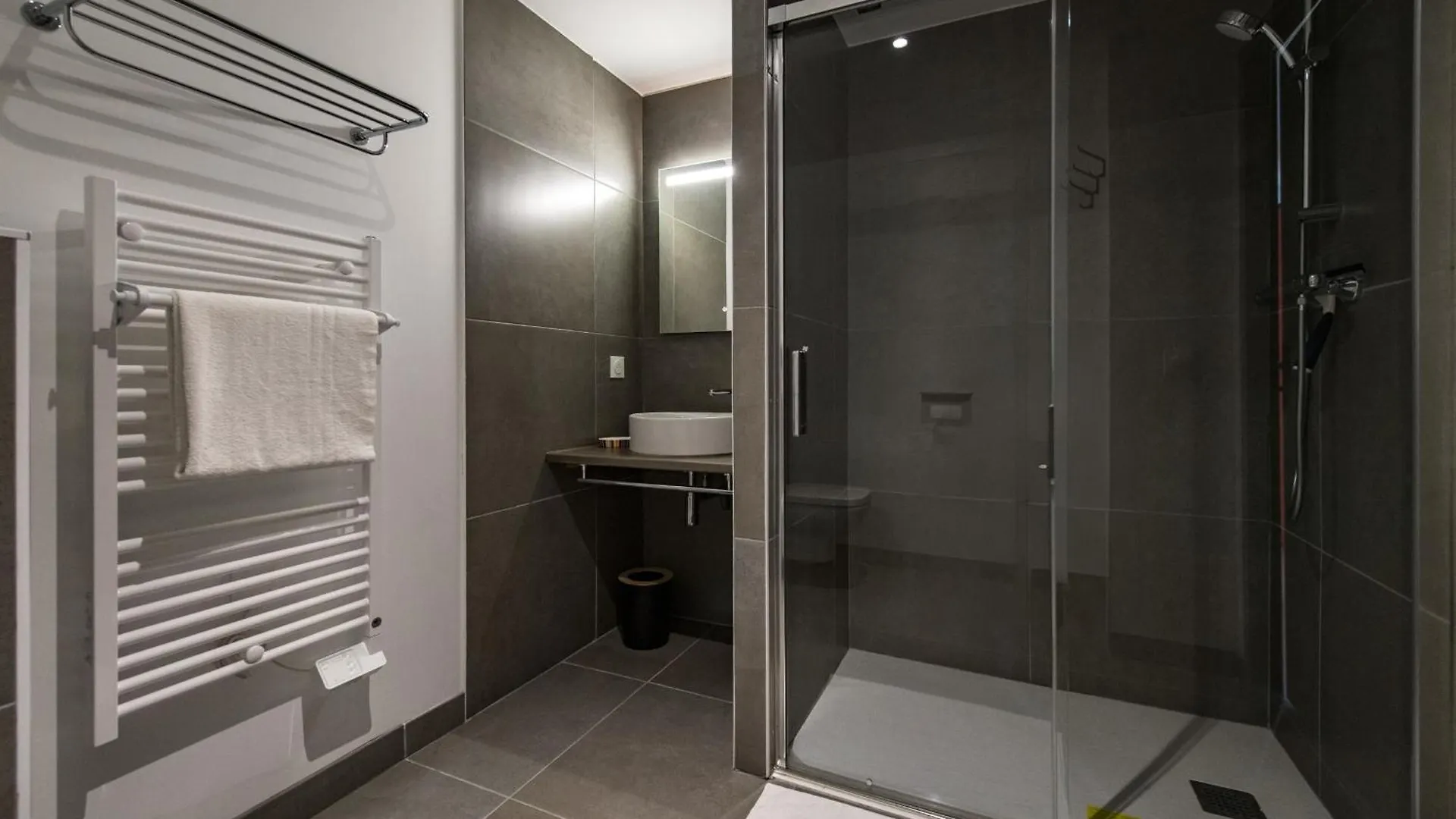 Four-Bedroom Triplex In Albiez-Montrond 0*,