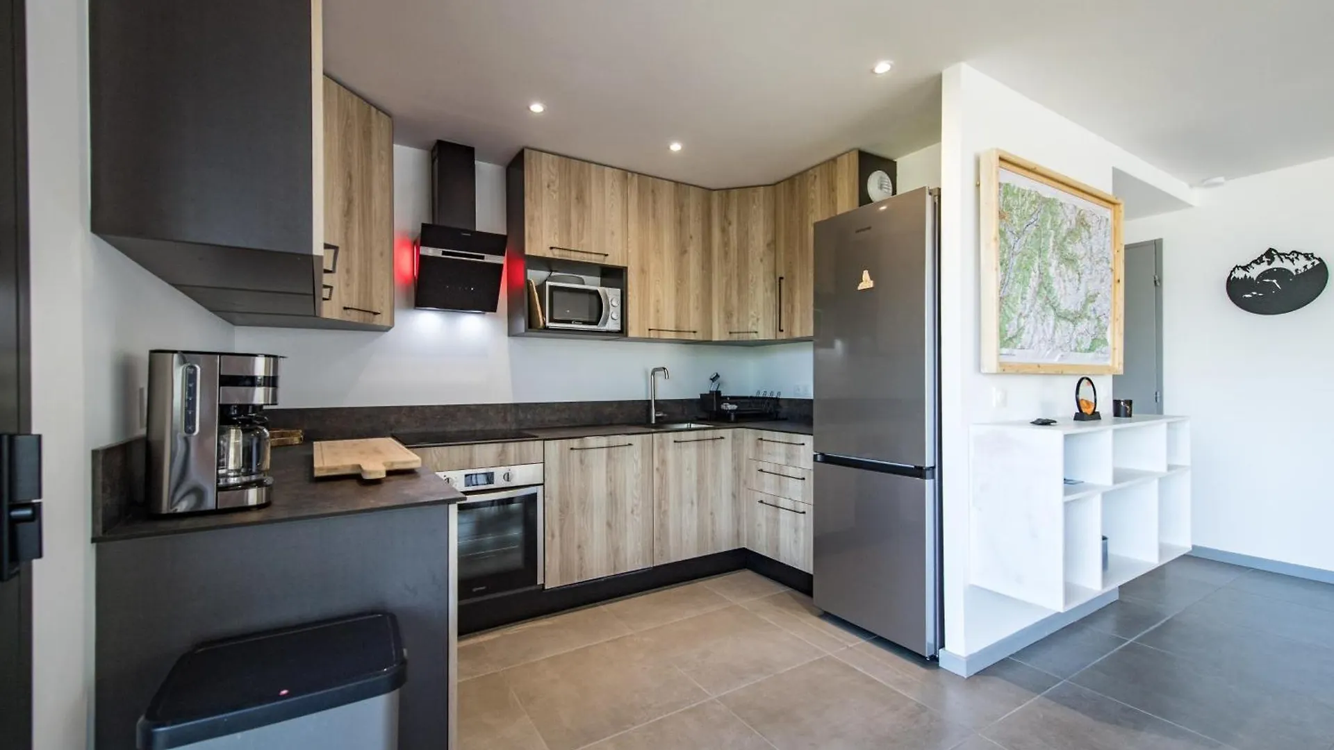Four-Bedroom Triplex In Albiez-Montrond Apartment