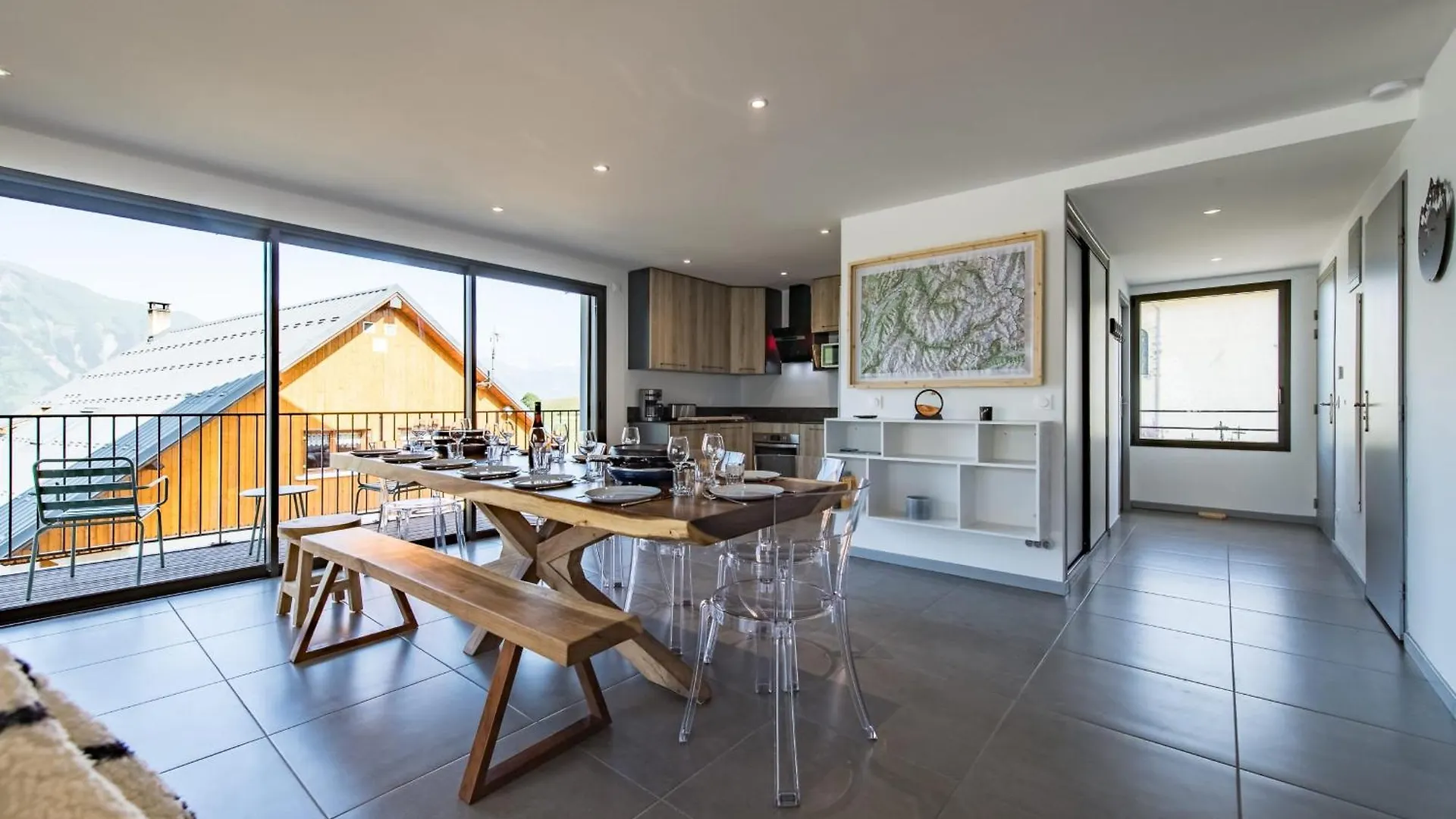 Four-Bedroom Triplex In Albiez-Montrond Apartment