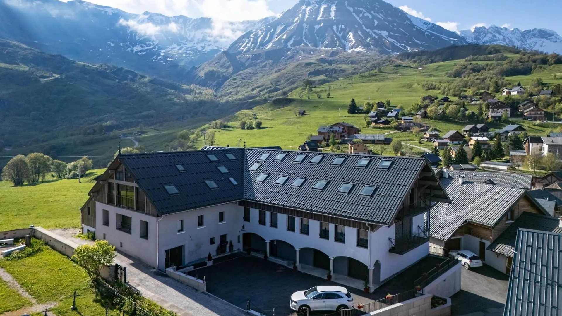 Four-Bedroom Triplex In Albiez-Montrond